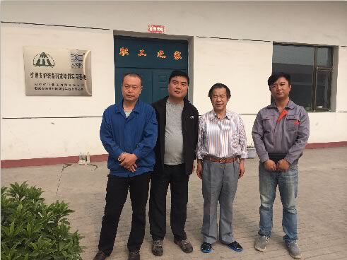 智利華商總會副會長參觀錨固劑自動(dòng)化生產(chǎn)線實(shí)習(xí)基地 智利華商總會副會長參觀錨固劑自動(dòng)化生產(chǎn)線實(shí)習(xí)基地